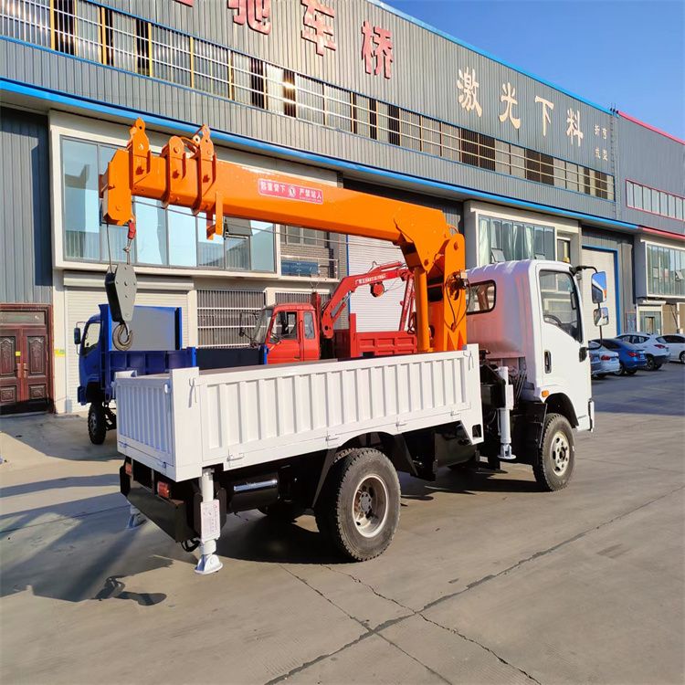 马关县三轮随车吊定制 农用改装机自备吊中瑞长期出售